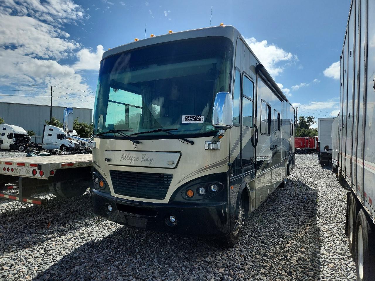 2008 Tiffin Mot Recreational Vehicle (RV)