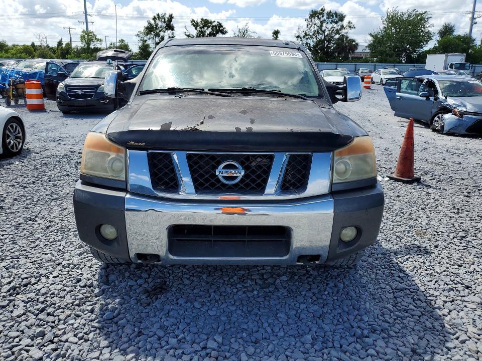 2011 Nissan Titan SV