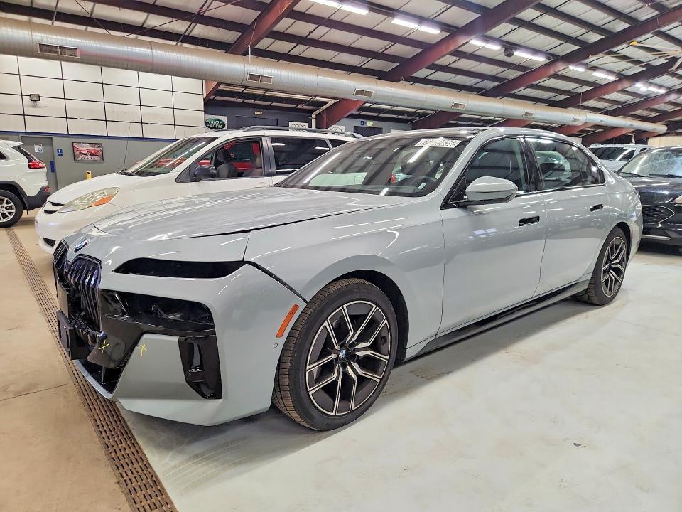 2026 BMW 740 XI