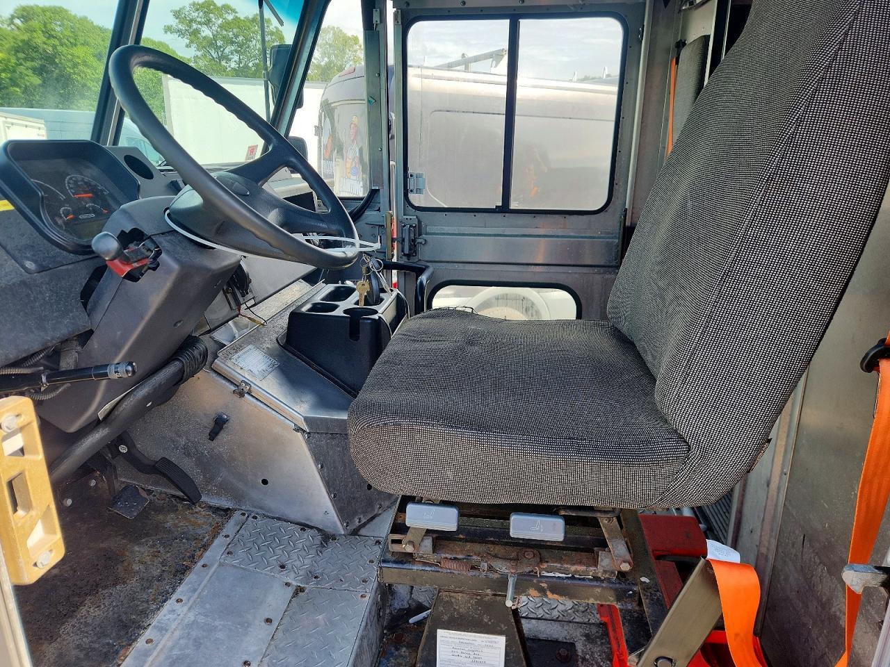 2020 Freightliner MT45G Chassis Delivery Truck