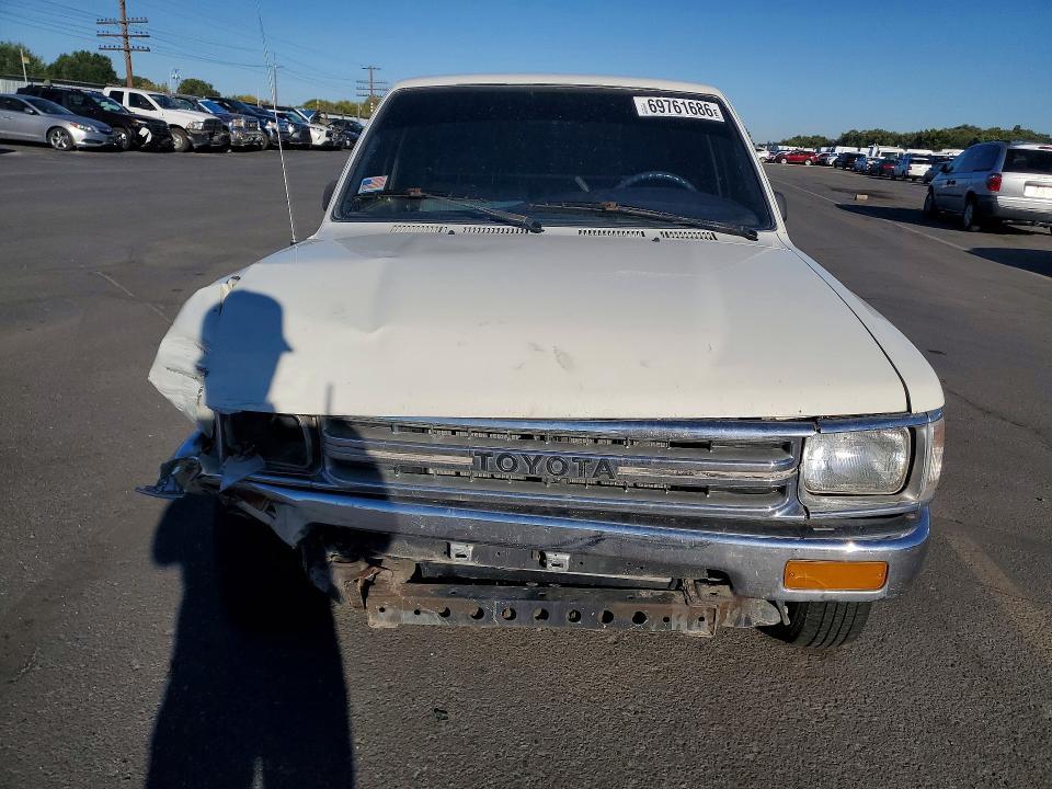 1990 Toyota Pickup Deluxe