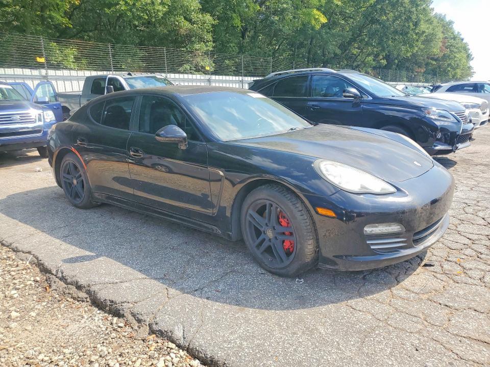 2011 Porsche Panamera 2