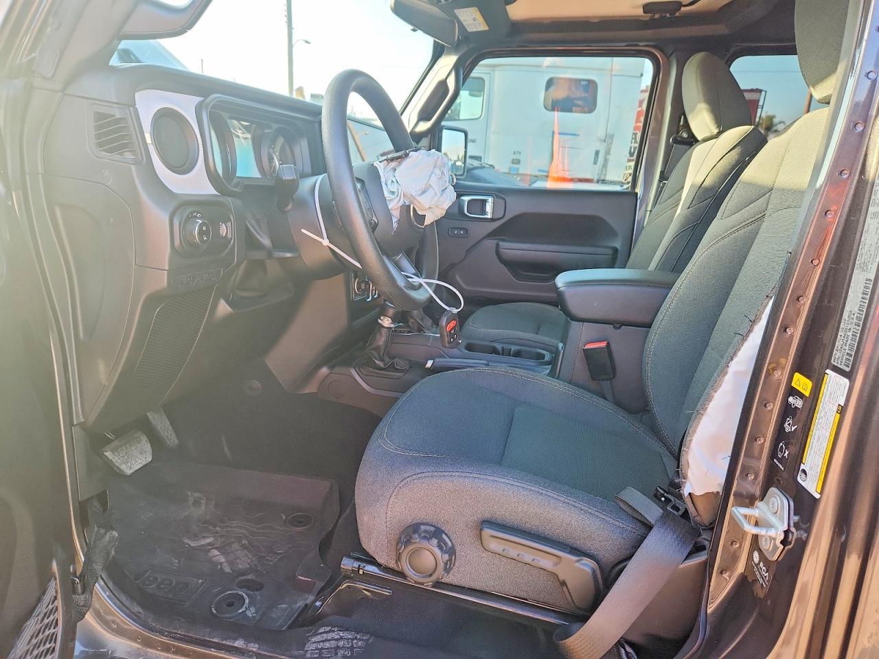 2025 Jeep Gladiator Sport