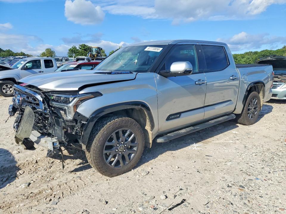 2023 Toyota Tundra Platinum HV