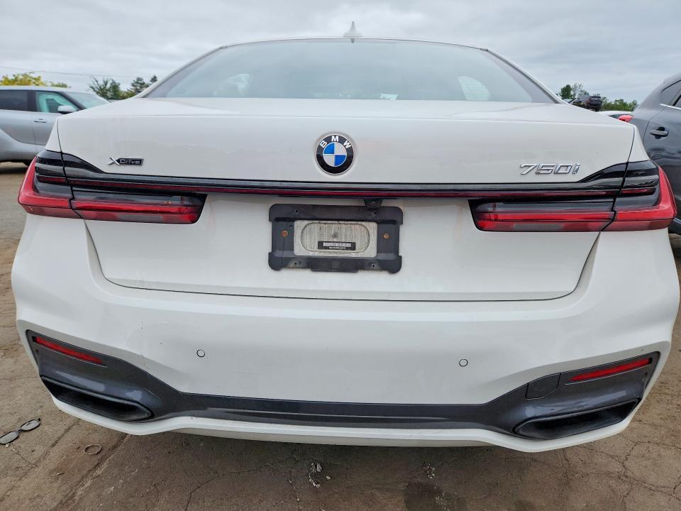2022 BMW 750 XI