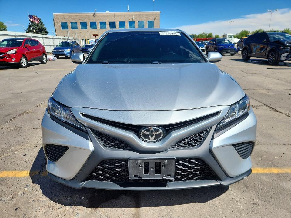 2018 Toyota Camry se
