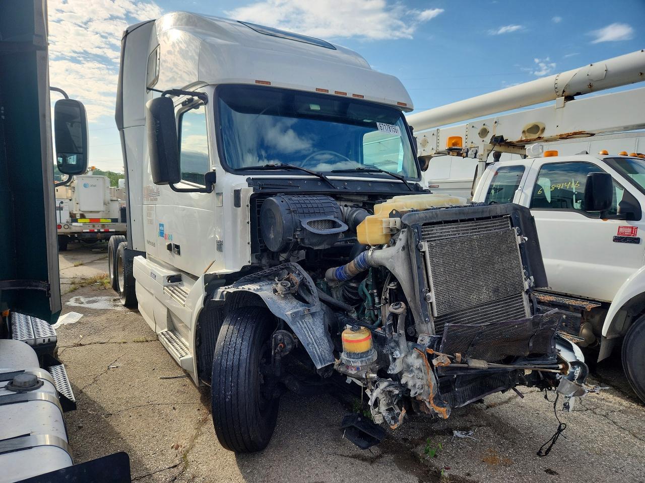 2014 Volvo VNL Semi Truck