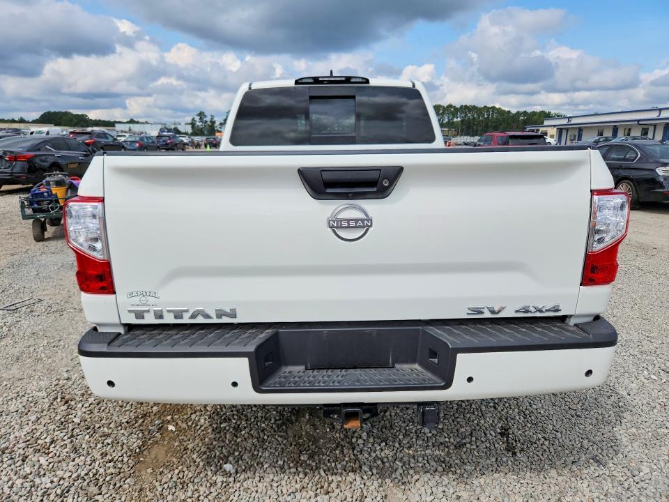 2024 Nissan Titan SV