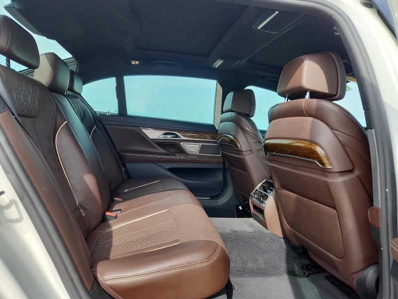 2016 BMW 750 XI