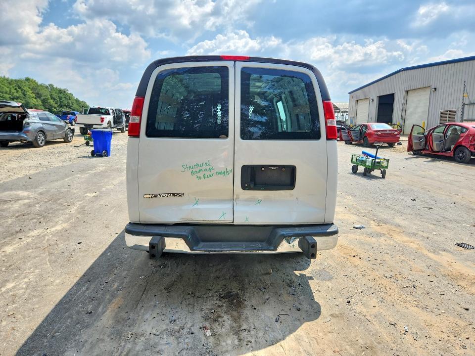 2020 Chevrolet Express G2500 Delivery Van