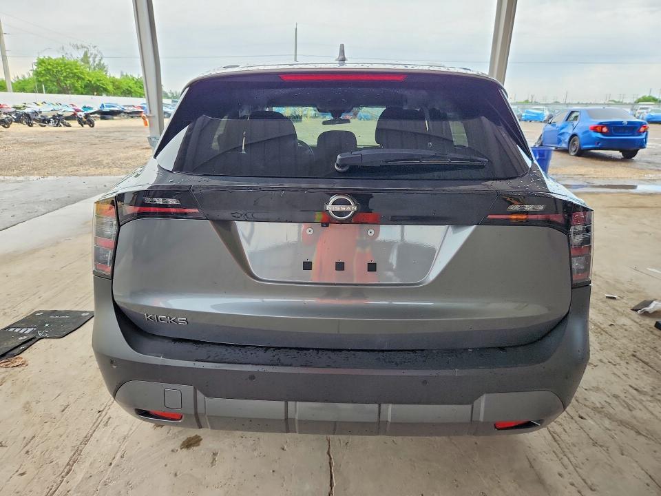 2025 Nissan Kicks SV