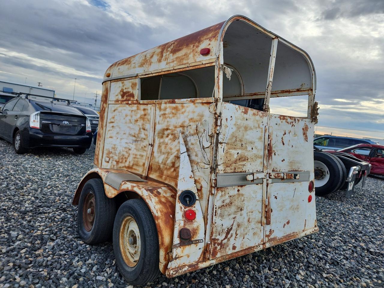 1972 Impact 1972 Livestock Trailer