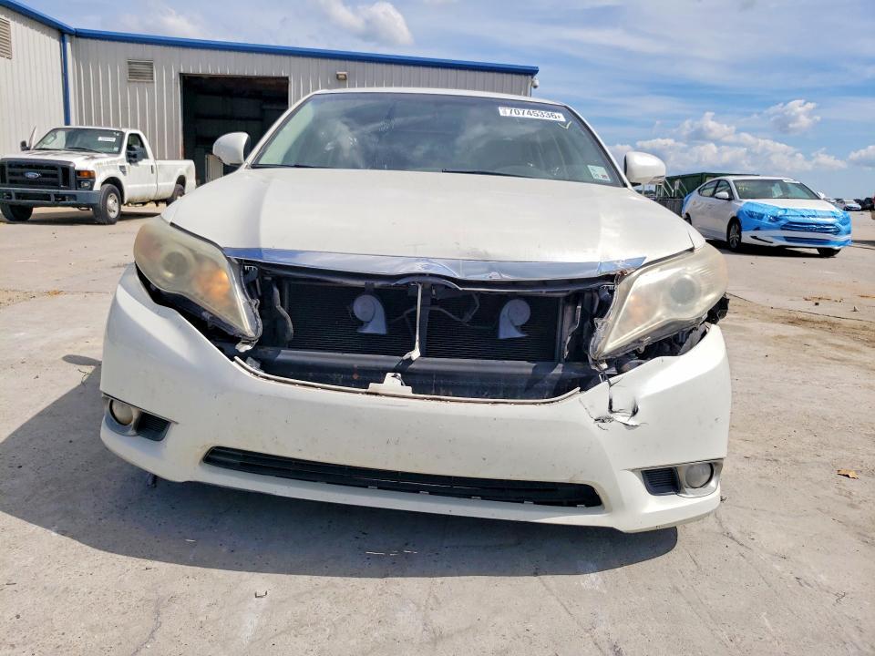 2011 Toyota Avalon Limited