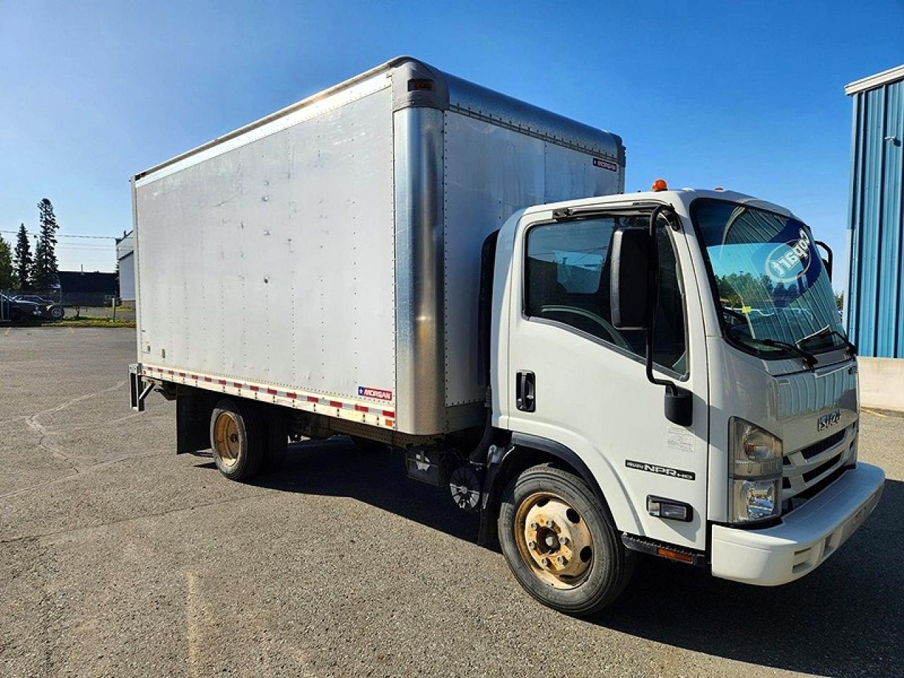 2018 Isuzu NPR HD BOX Truck