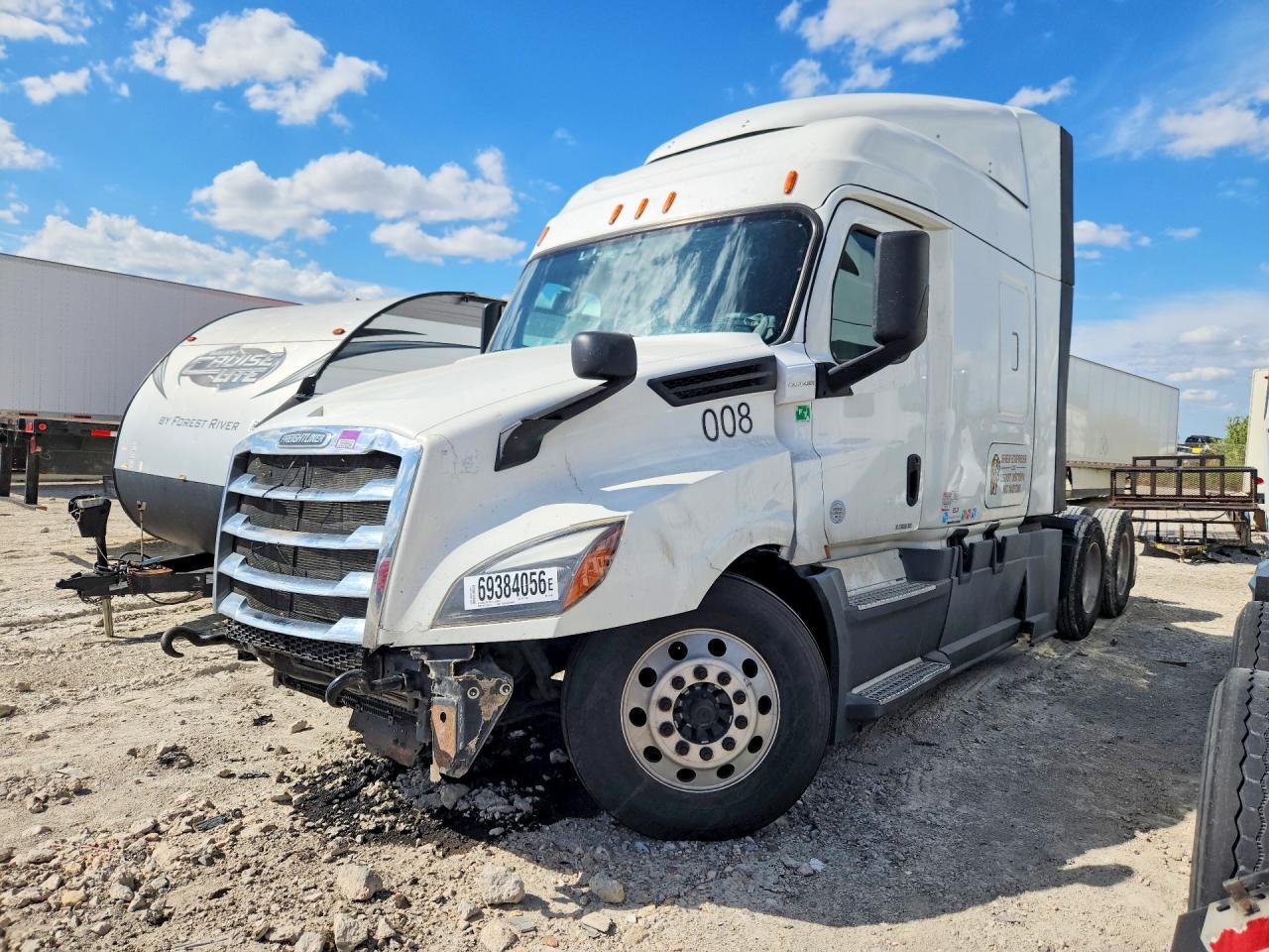 2019 Freightliner Cascadia 126 Semi Truck