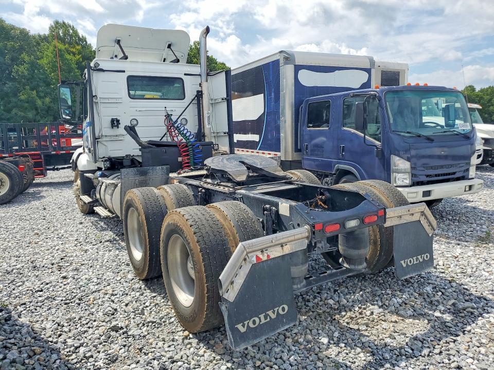 2022 Volvo VNL Semi Truck
