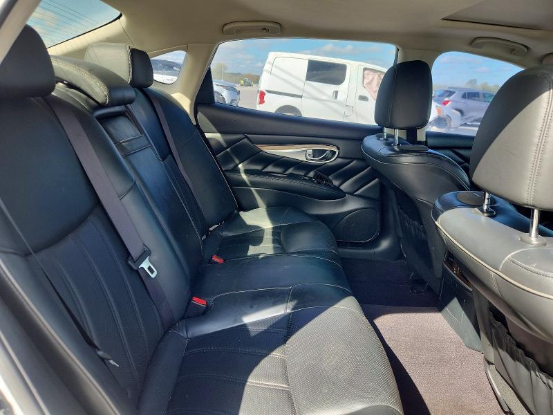 2017 Infiniti Q70 3.7