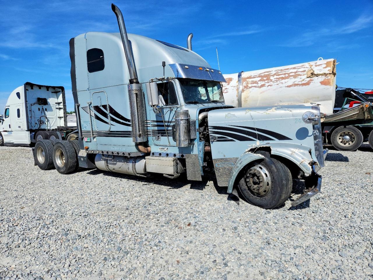 2002 Freightliner FLD120 Semi Truck