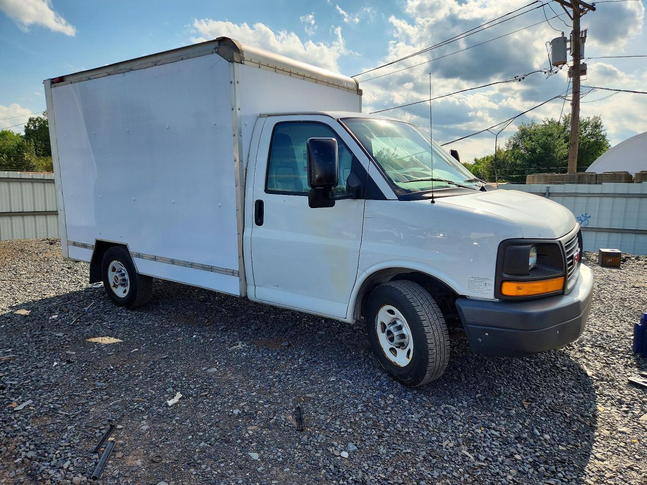 2012 GMC Savana BOX Truck