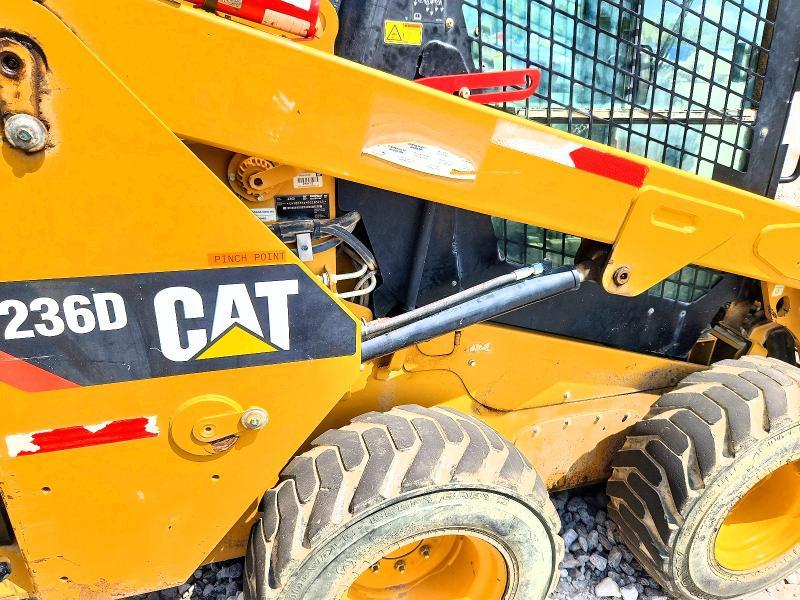 2017 Caterpillar 236D Skid Steer-Skid Steer Loader