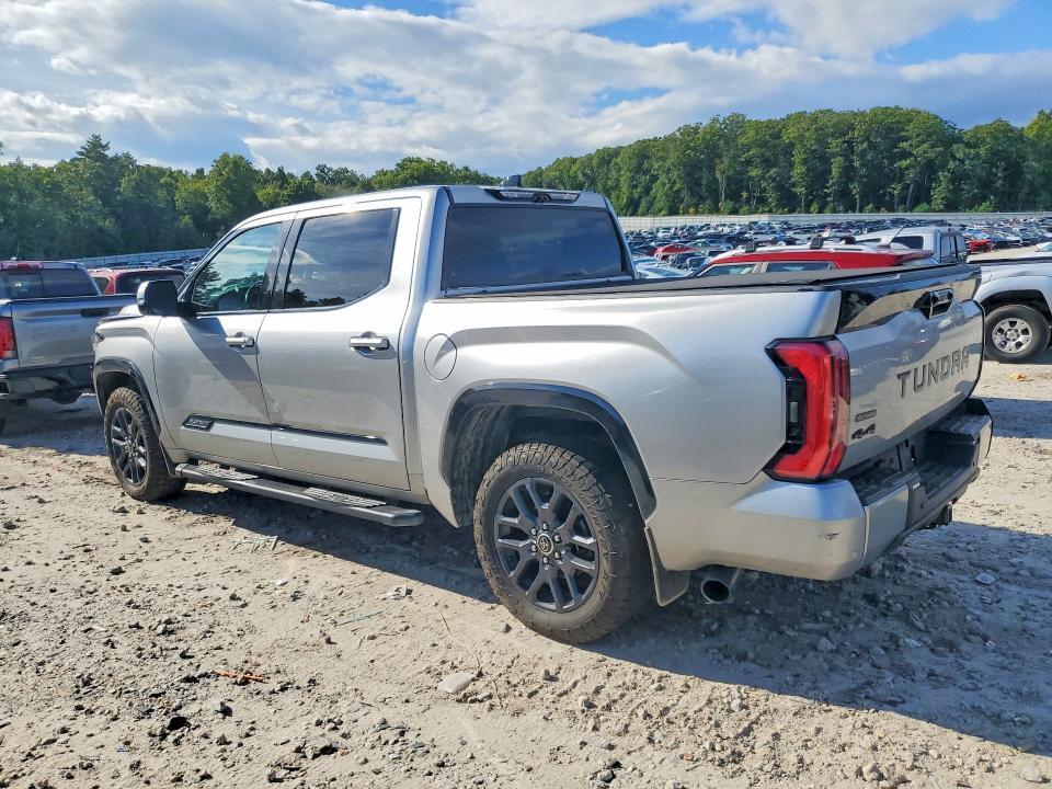 2023 Toyota Tundra Platinum HV