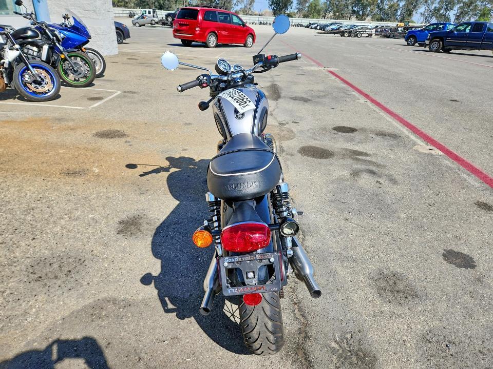 2025 Triumph Bonneville T100