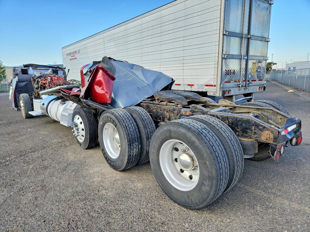 2016 Peterbilt 389 Semi Truck