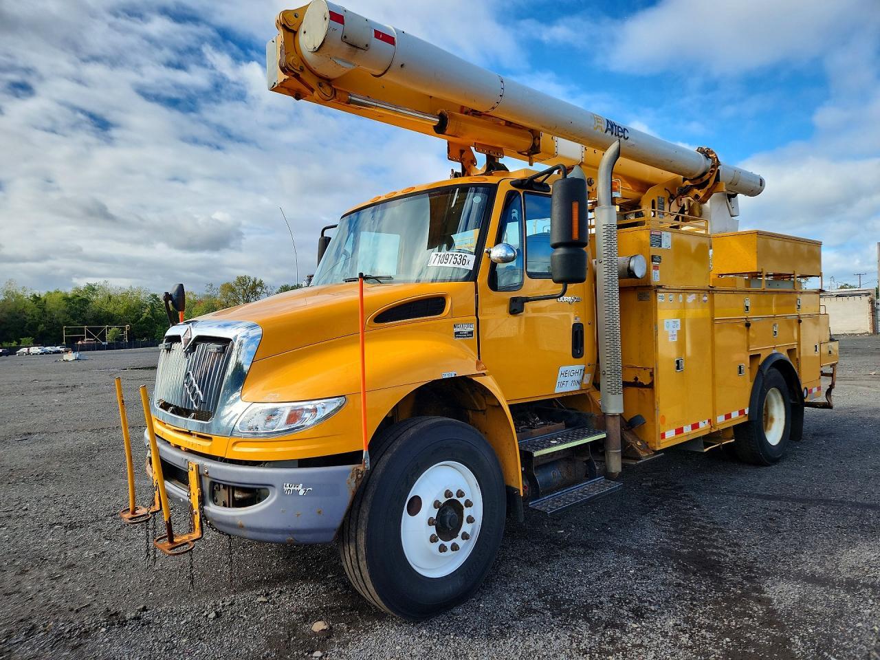 2012 International 4400 Bucket Truck