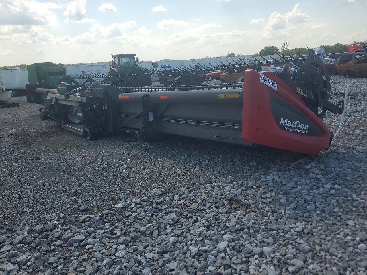 2014 Mac Don FD75 40-ROW Crop Head