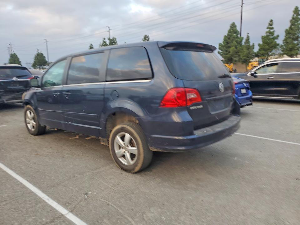 2009 Volkswagen Routan SE