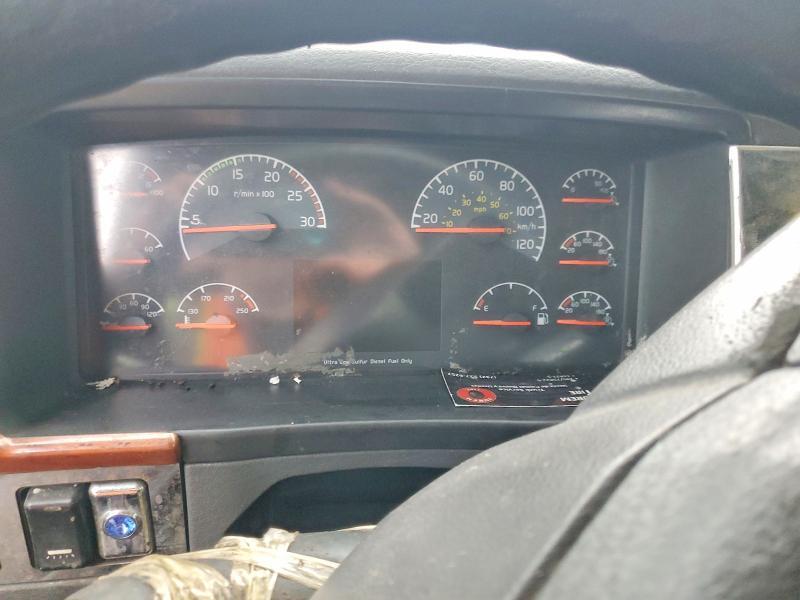 2009 Volvo VNL Semi Truck