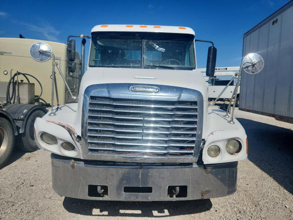 2005 Freightliner CST120 Semi Truck