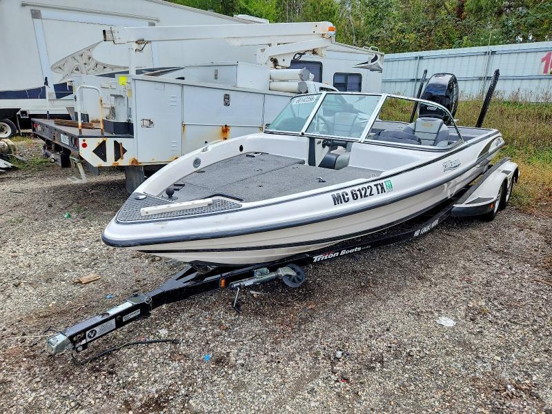 2012 Triton Boat