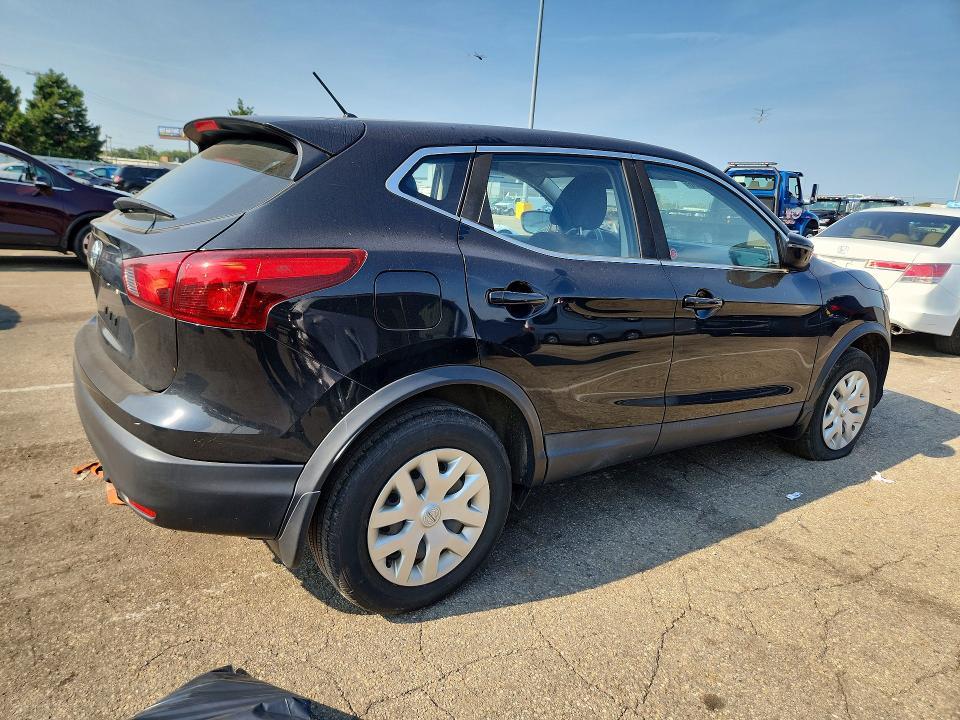 2018 Nissan Rogue Sport S