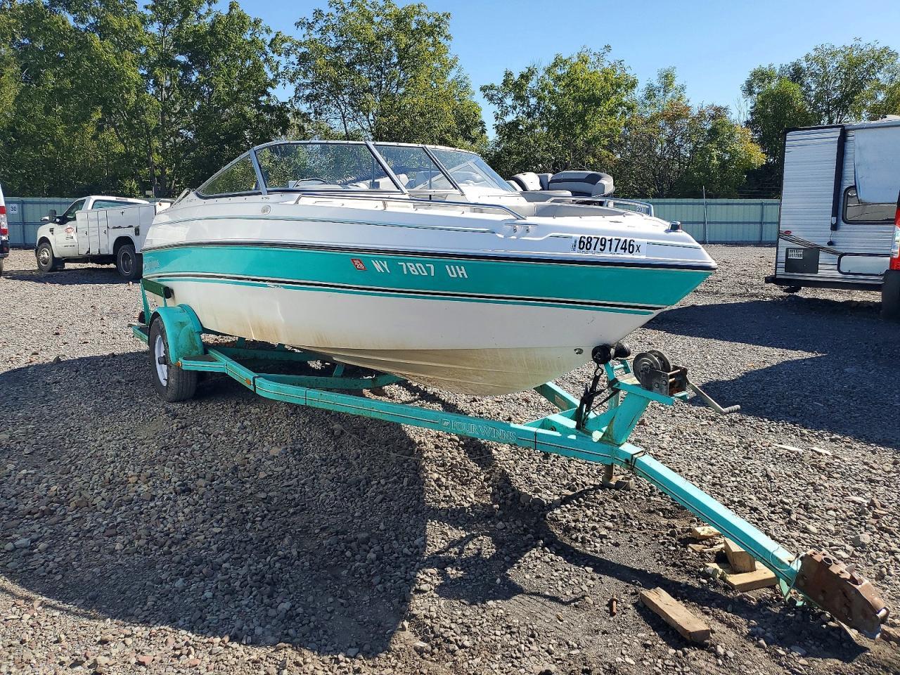 1993 Four Winds Boat