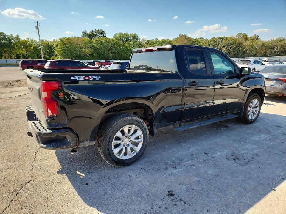 2022 Chevrolet Silverado K1500 Custom