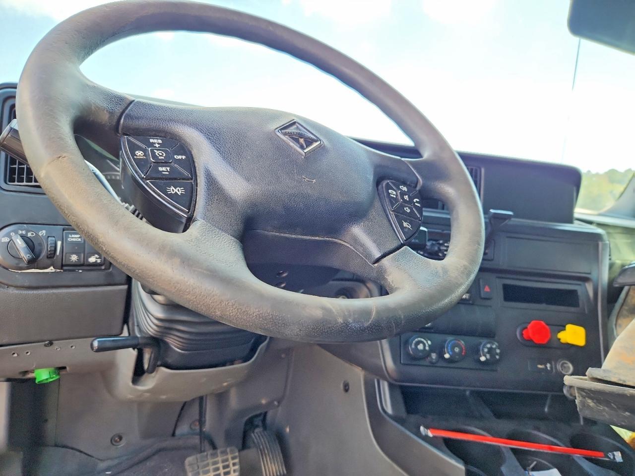 2018 International LT625 Semi Truck