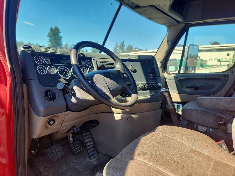 2014 Freightliner Cascadia Semi Truck