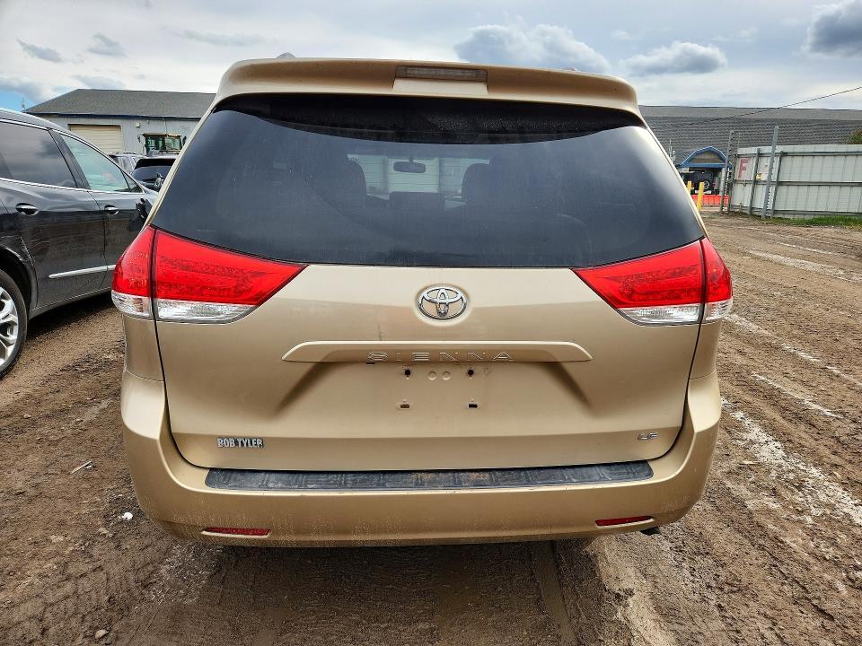 2011 Toyota Sienna LE