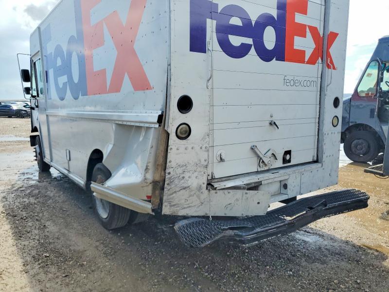 1997 Frht - Freightliner 1997 Freightliner MT45 Chassis Delivery Truck