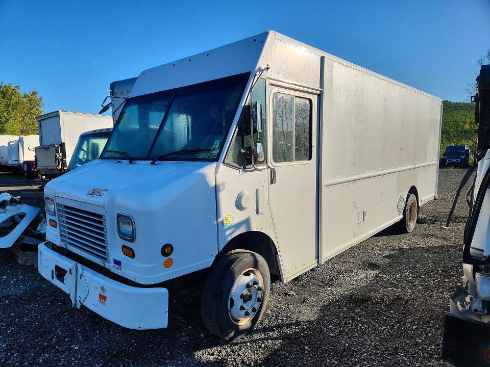 2013 Freightliner MT45 Chassis Delivery Truck