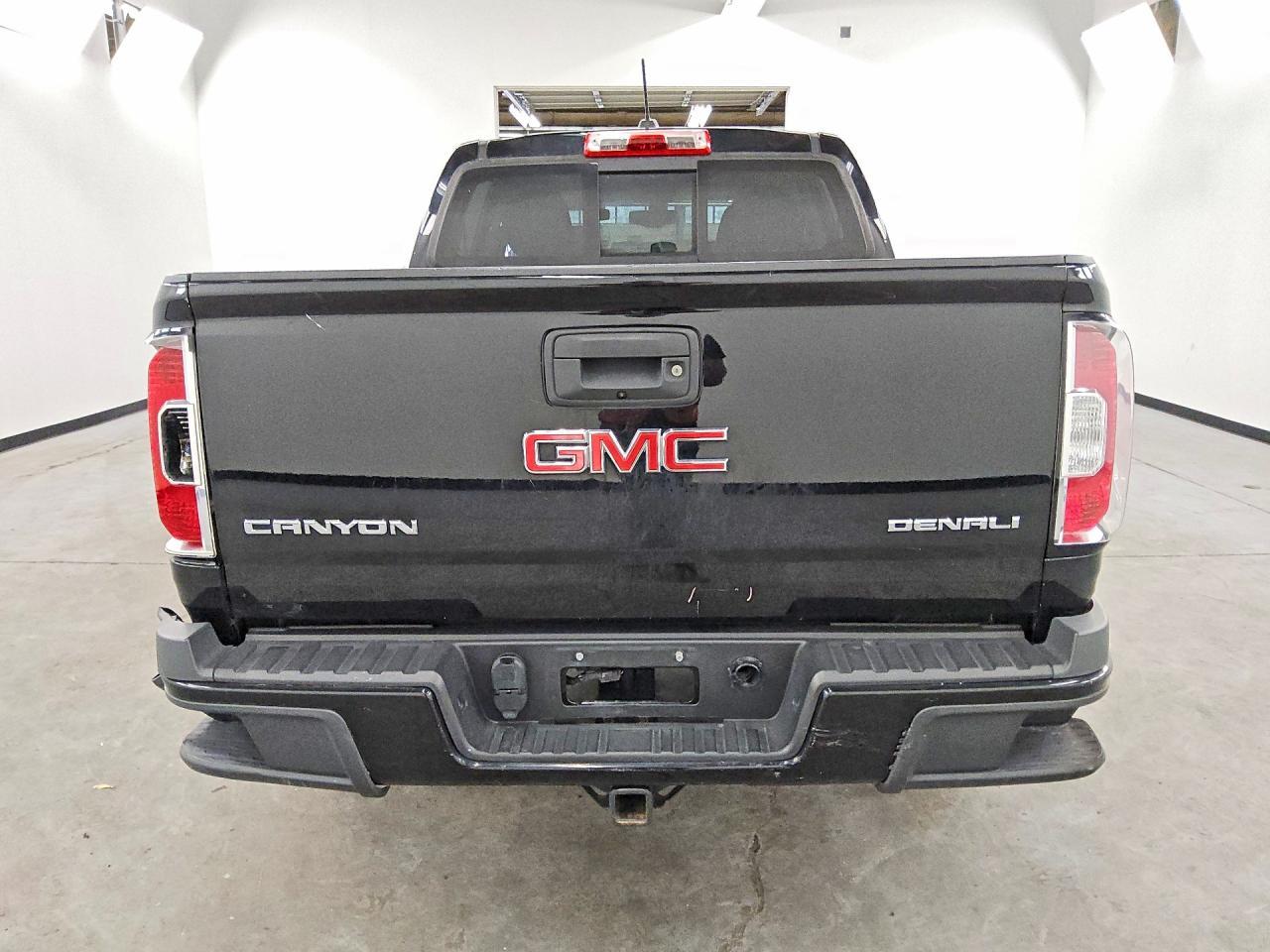 2017 GMC Canyon SLE