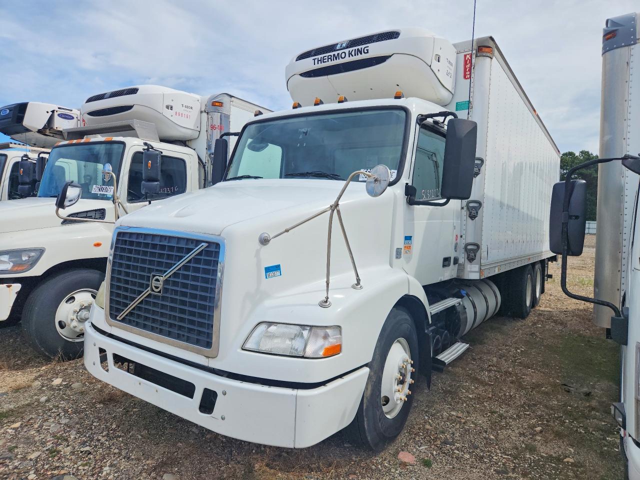 2014 Volvo VNM Refrigerated BOX Truck