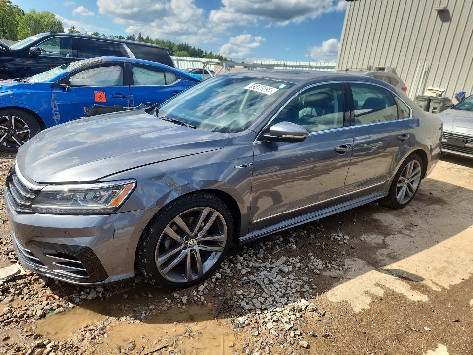 2019 Volkswagen Passat SE R-LINE