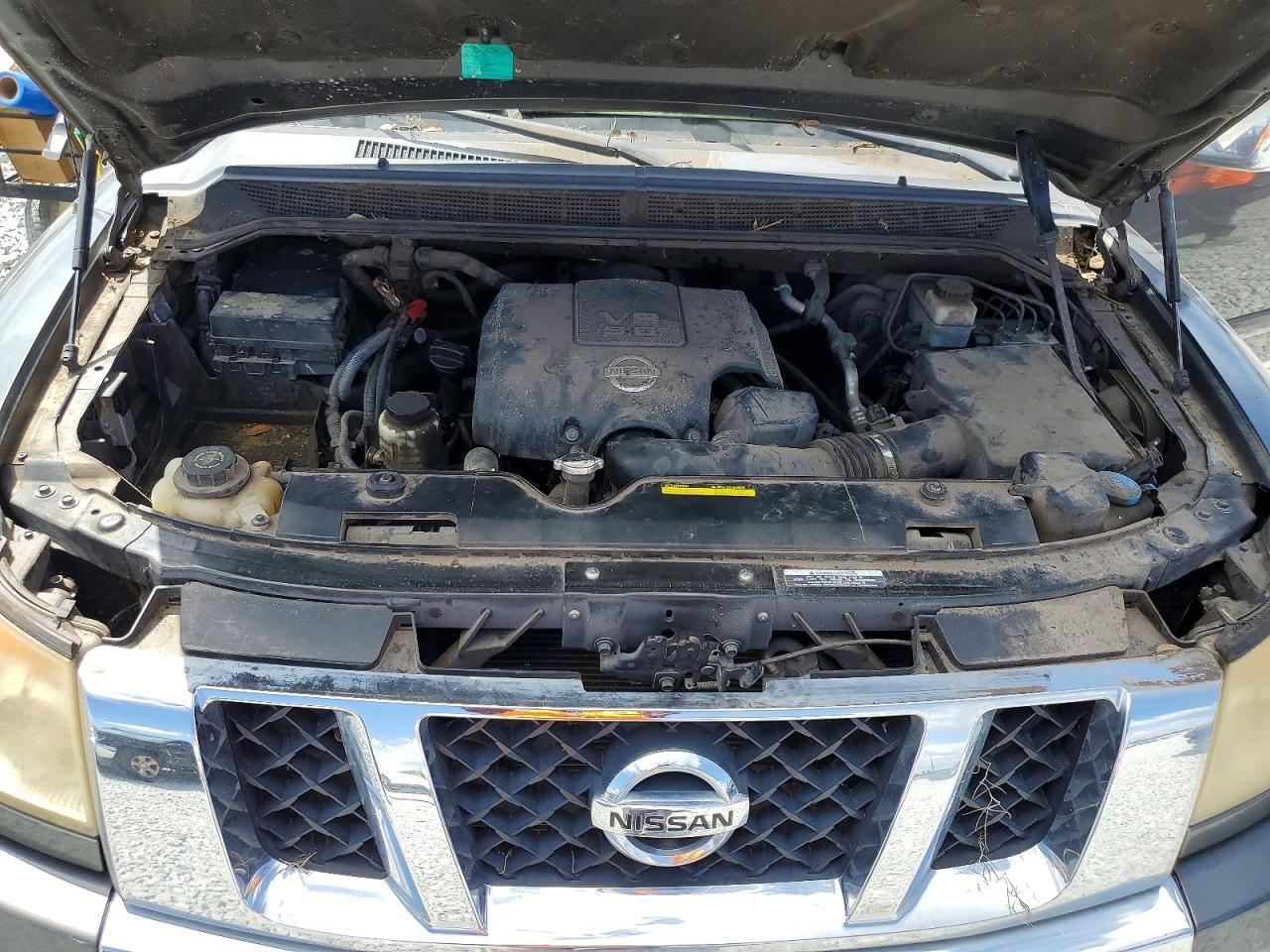 2011 Nissan Titan SV