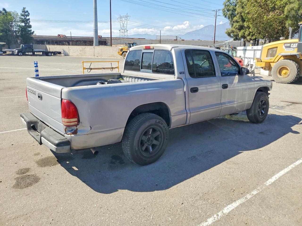 2000 Dodge Dakota Quattro