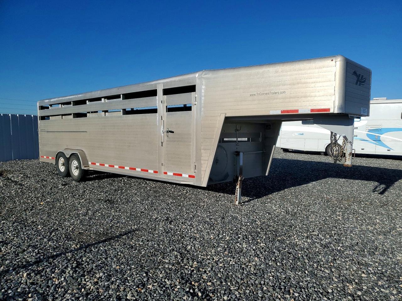 2015 Hillsboro Livestock Trailer