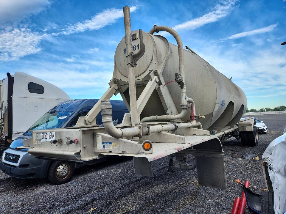 2012 Heil Pneumatic DRY Bulk Trailer