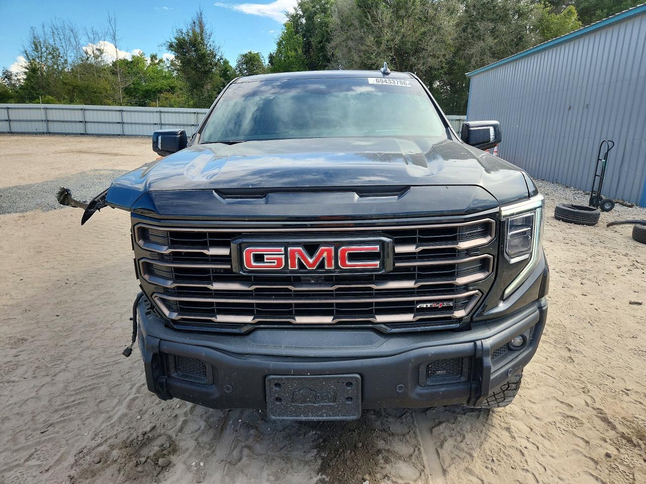 2025 GMC Sierra K1500 AT4X