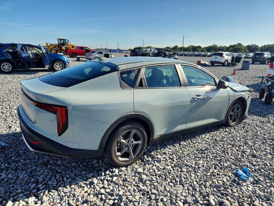 2025 KIA K4 LXS